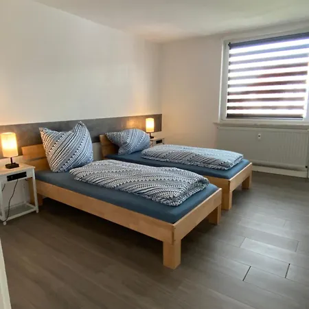 Mit 3 Schlafzimmer, Zentral & Modern In Einbeck! شقة آينبك